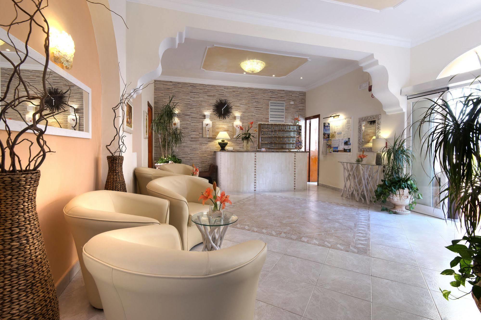 Casa Di Meglio Hotel 3*